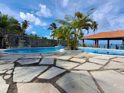 🌊 Sua casa dos sonhos à beira-mar em Carapibus! 🏖️