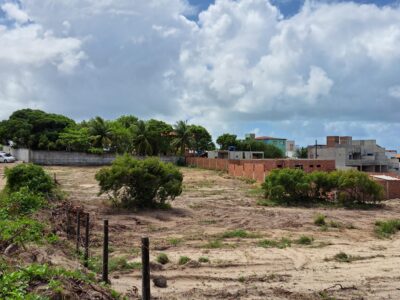 🏖️ Oportunidade Única em Carapibus: Seu Terreno na Praia dos Sonhos! 🏡