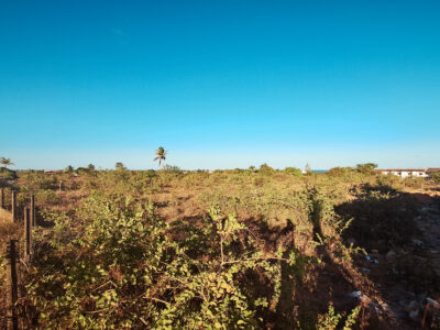 Oportunidade na Praia de Carapibus com vista para o mar e frente para duas ruas