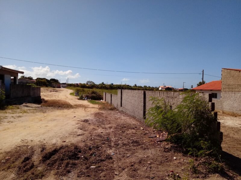 Lote de Esquina em Carapibus (12x27m) – Excelente Potencial Residencial ou Comercial